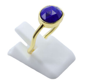 Bague solitaire élégante en lapis lazuli naturel de couleur bleu nuit